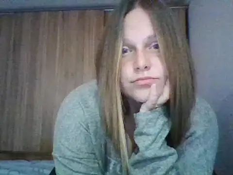 Snapshot of Evasapples chatting on March 7, 8:55 pm Evasapples online show from March 7, 8:55 pm