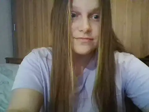 Snapshot of Evasapples chatting on March 15, 9:27 pm Evasapples online show from March 15, 9:27 pm