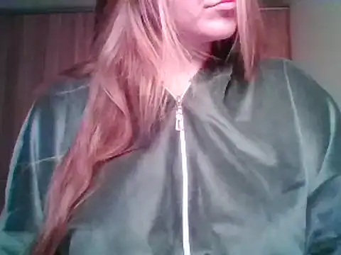 Snapshot of Evasapples chatting on October 1, 9:10 pm Evasapples online show from October 1, 9:10 pm