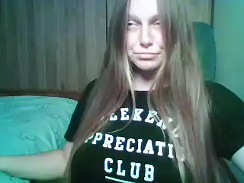 Snapshot of Evasapples chatting on October 27, 10:14 pm Evasapples online show from October 27, 10:14 pm