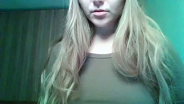 Snapshot of Evasapples chatting on November 21, 6:39 pm Evasapples online show from November 21, 6:39 pm