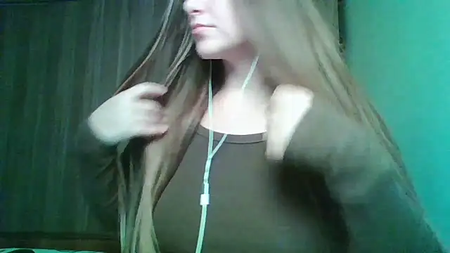 Snapshot of Evasapples chatting on November 28, 9:39 pm Evasapples online show from November 28, 9:39 pm