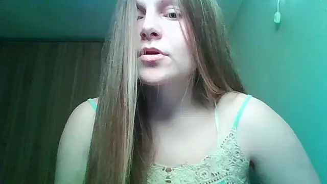 Evasapples online show from March 3, 9:31 pm