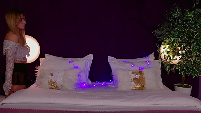 HelenaMorgan online show from December 3, 3:03 am