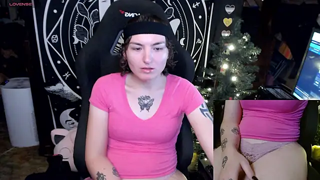 BrandiWRLD 999 online show from December 23, 6:05 pm