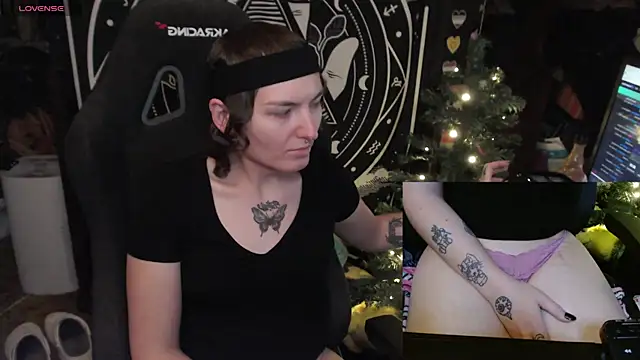 BrandiWRLD 999 online show from January 27, 12:33 am