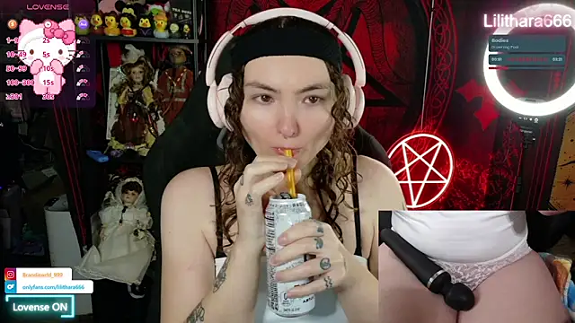 BrandiWRLD 999 online show from January 10, 6:42 pm