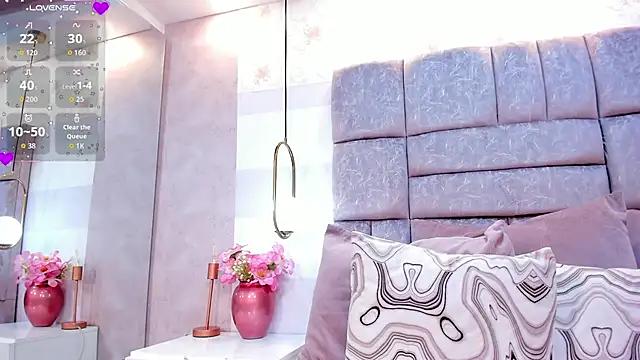 Snapshot of emma_carterr1 chatting on October 15, 5:35 pm emma carterr1 online show from October 15, 5:35 pm