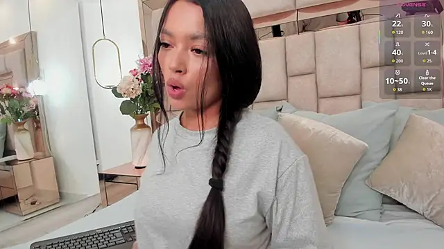 Snapshot of emma_carterr1 chatting on November 26, 5:25 pm emma carterr1 online show from November 26, 5:25 pm