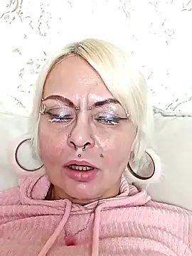 Snapshot of Gardener_of_Illusions chatting on February 10, 6:09 am Gardener of Illusions online show from February 10, 6:09 am