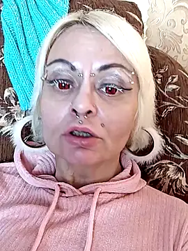 Snapshot of Gardener_of_Illusions chatting on February 10, 9:36 am Gardener of Illusions online show from February 10, 9:36 am