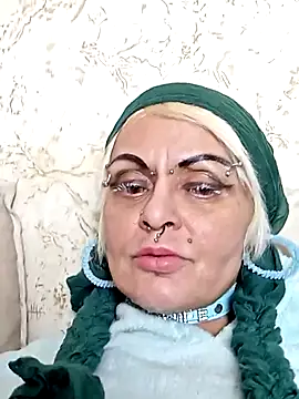 Snapshot of Gardener_of_Illusions chatting on February 23, 2:25 pm Gardener of Illusions online show from February 23, 2:25 pm