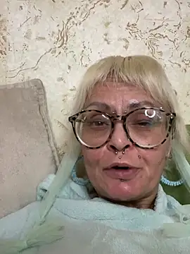 Snapshot of Gardener_of_Illusions chatting on March 6, 6:08 am Gardener of Illusions online show from March 6, 6:08 am