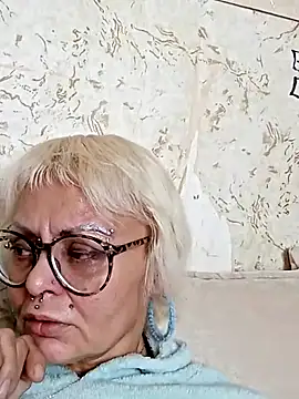 Snapshot of Gardener_of_Illusions chatting on March 6, 1:03 pm Gardener of Illusions online show from March 6, 1:03 pm