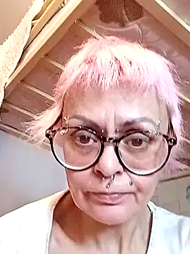 Snapshot of Gardener_of_Illusions chatting on March 22, 3:53 pm Gardener of Illusions online show from March 22, 3:53 pm