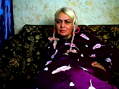 Snapshot of Gardener_of_Illusions chatting on September 14, 2:22 am Gardener of Illusions online show from September 14, 2:22 am