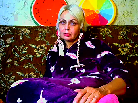 Snapshot of Gardener_of_Illusions chatting on September 29, 2:55 pm Gardener of Illusions online show from September 29, 2:55 pm