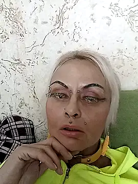 Snapshot of Gardener_of_Illusions chatting on October 13, 6:52 pm Gardener of Illusions online show from October 13, 6:52 pm