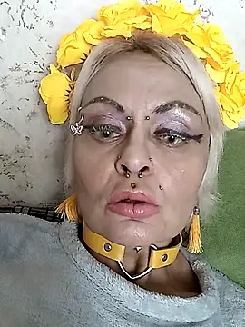 Snapshot of Gardener_of_Illusions chatting on October 18, 3:20 am Gardener of Illusions online show from October 18, 3:20 am