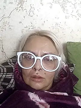 Snapshot of Gardener_of_Illusions chatting on November 7, 7:08 am Gardener of Illusions online show from November 7, 7:08 am