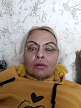 Snapshot of Gardener_of_Illusions chatting on November 17, 1:17 pm Gardener of Illusions online show from November 17, 1:17 pm