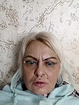 Snapshot of Gardener_of_Illusions chatting on November 26, 10:33 pm Gardener of Illusions online show from November 26, 10:33 pm