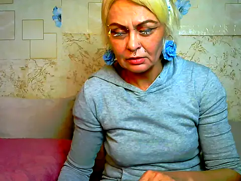 Snapshot of Gardener_of_Illusions chatting on November 29, 9:29 pm Gardener of Illusions online show from November 29, 9:29 pm