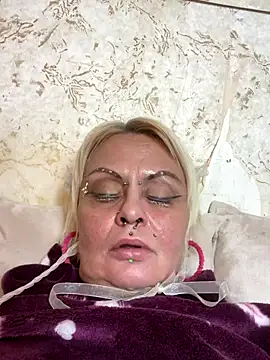 Snapshot of Gardener_of_Illusions chatting on November 30, 11:09 pm Gardener of Illusions online show from November 30, 11:09 pm