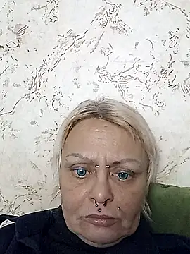 Snapshot of Gardener_of_Illusions chatting on December 17, 12:38 am Gardener of Illusions online show from December 17, 12:38 am