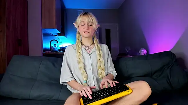 Snapshot of Gregory_Byyrd chatting on December 10, 7:11 pm Gregory Byyrd online show from December 10, 7:11 pm