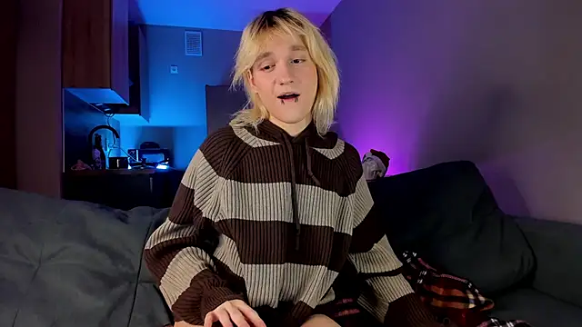 Snapshot of Gregory_Byyrd chatting on December 29, 9:41 pm Gregory Byyrd online show from December 29, 9:41 pm