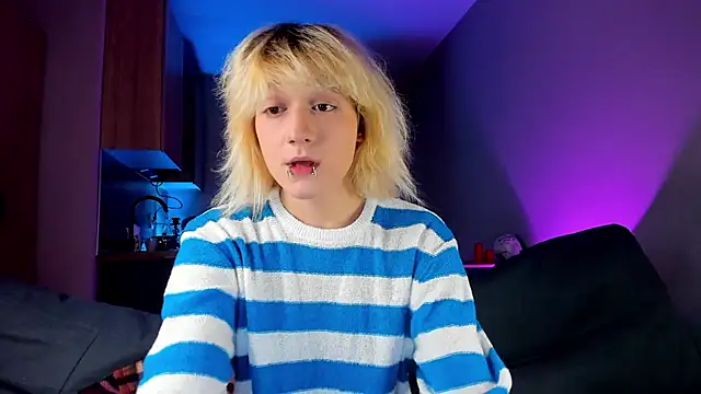 Snapshot of Gregory_Byyrd chatting on January 6, 7:13 pm Gregory Byyrd online show from January 6, 7:13 pm