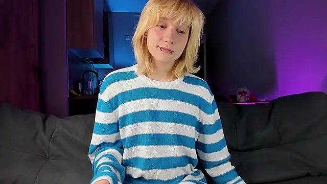 Snapshot of Gregory_Byyrd chatting on March 8, 7:42 pm Gregory Byyrd online show from March 8, 7:42 pm