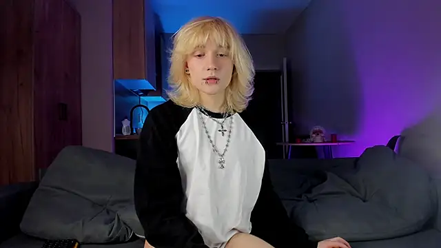 Snapshot of Gregory_Byyrd chatting on March 18, 7:20 pm Gregory Byyrd online show from March 18, 7:20 pm