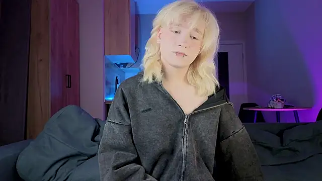 Snapshot of Gregory_Byyrd chatting on September 13, 9:14 pm Gregory Byyrd online show from September 13, 9:14 pm