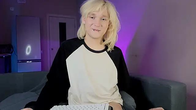 Snapshot of Gregory_Byyrd chatting on October 11, 7:34 pm Gregory Byyrd online show from October 11, 7:34 pm