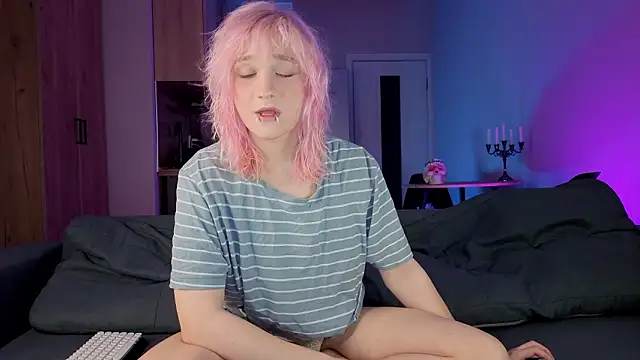 Snapshot of Gregory_Byyrd chatting on February 10, 8:24 pm Gregory Byyrd online show from February 10, 8:24 pm