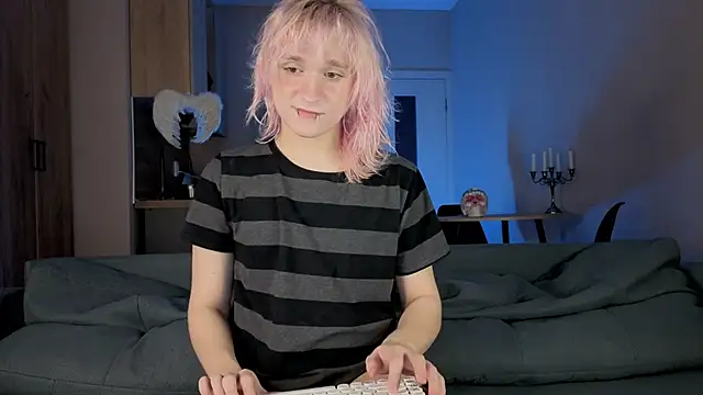 Snapshot of Gregory_Byyrd chatting on March 1, 10:34 pm Gregory Byyrd online show from March 1, 10:34 pm