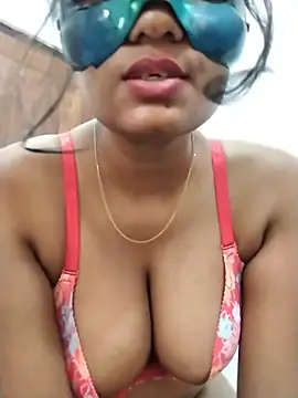 Snapshot of Zaraangle chatting on May 17, 11:28 am Zaraangle online show from May 17, 11:28 am