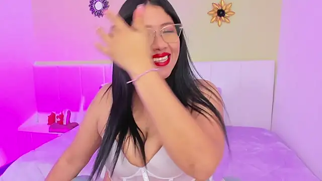 estrella bigboobs14 online show from October 1, 6:25 pm