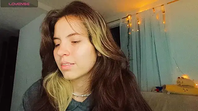 cherrybom969 online show from March 2, 5:33 am