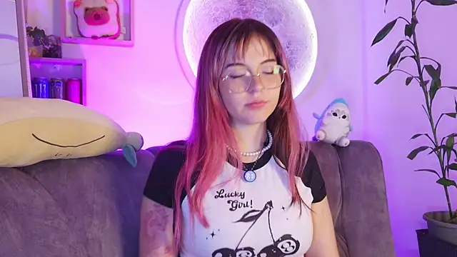 cherrybom969 online show from May 16, 3:47 am