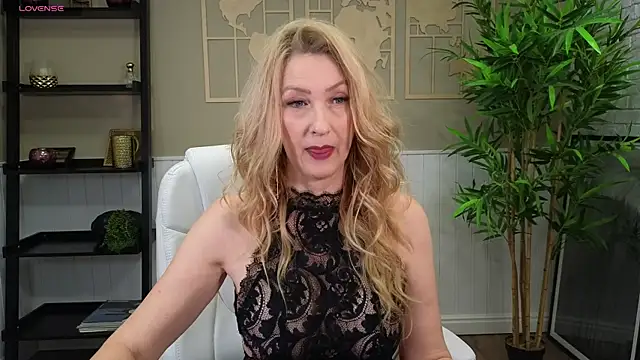 Snapshot of LadyLeea chatting on January 22, 5:26 am LadyLeea online show from January 22, 5:26 am