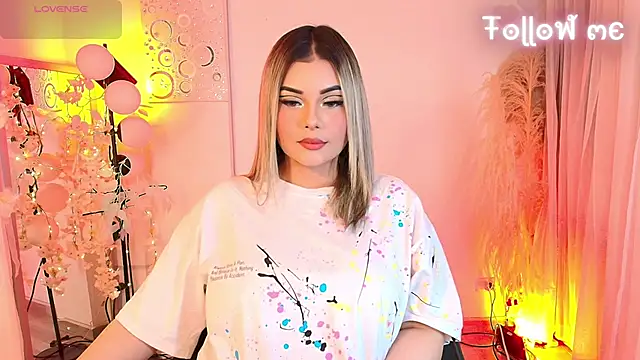 Snapshot of Ladydream1 chatting on September 12, 11:37 pm Ladydream1 online show from September 12, 11:37 pm