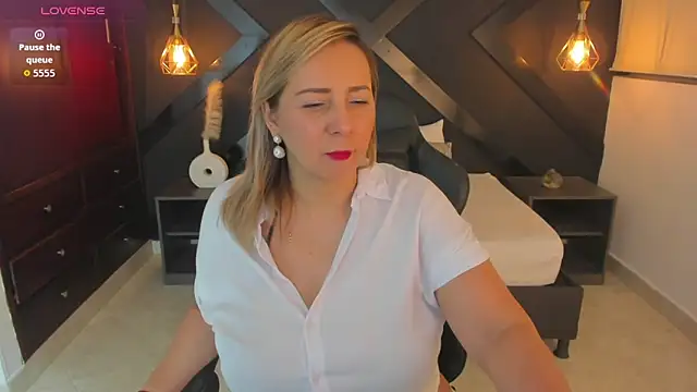 andre soto  online show from April 15, 1:45 am