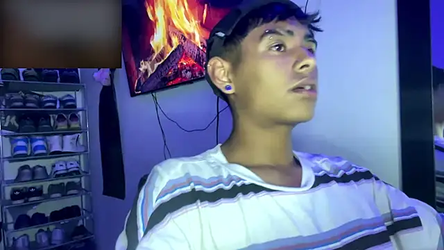 Snapshot of _Billowy_ chatting on November 20, 11:48 pm Billowy online show from November 20, 11:48 pm