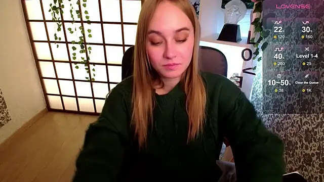 Snapshot of LianaBright chatting on December 23, 5:49 am LianaBright online show from December 23, 5:49 am