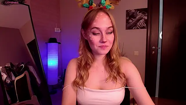 Snapshot of LianaBright chatting on December 26, 5:26 am LianaBright online show from December 26, 5:26 am