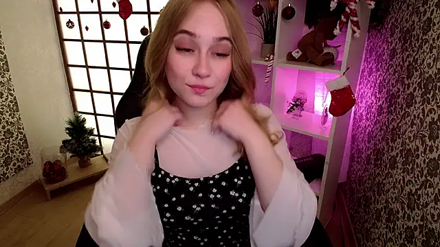 Snapshot of LianaBright chatting on January 16, 1:58 am LianaBright online show from January 16, 1:58 am