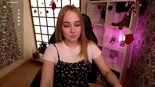 Snapshot of LianaBright chatting on January 20, 2:11 am LianaBright online show from January 20, 2:11 am